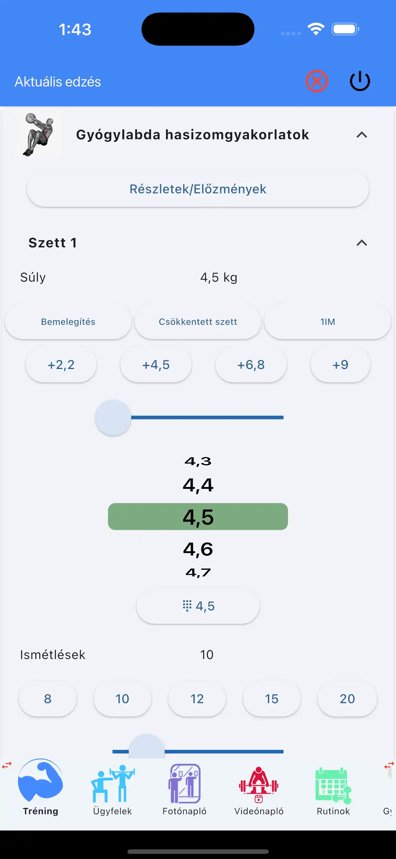 Sledování cvičení s medicinbalem na telefonu